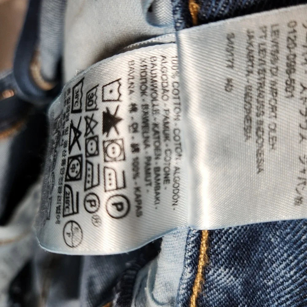 Levi's‎ 550 Jeans Men's 36X30 Blue Straight Relaxed Denim STAIN